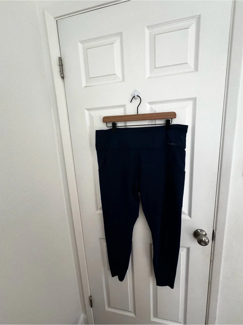 Eddie Bauer Deep Navy High-Waist Pocket Leggings